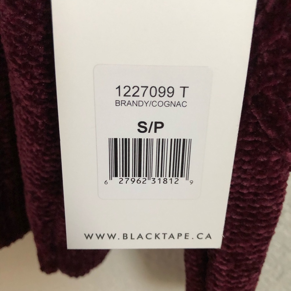 🎉HP🎉✨🌺Petite Sweater—Black Tape Brand - Picture 11 of 16